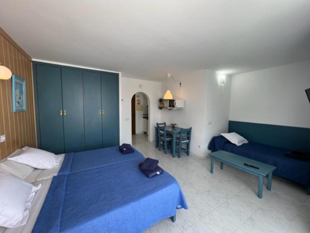 Apartamentos Can Marsalet Puerto Colom Exterior foto