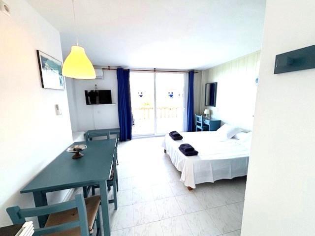 Apartamentos Can Marsalet Puerto Colom Exterior foto