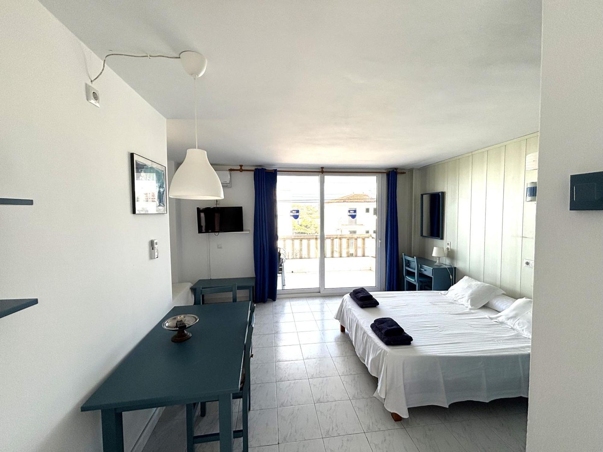 Apartamentos Can Marsalet Puerto Colom Exterior foto