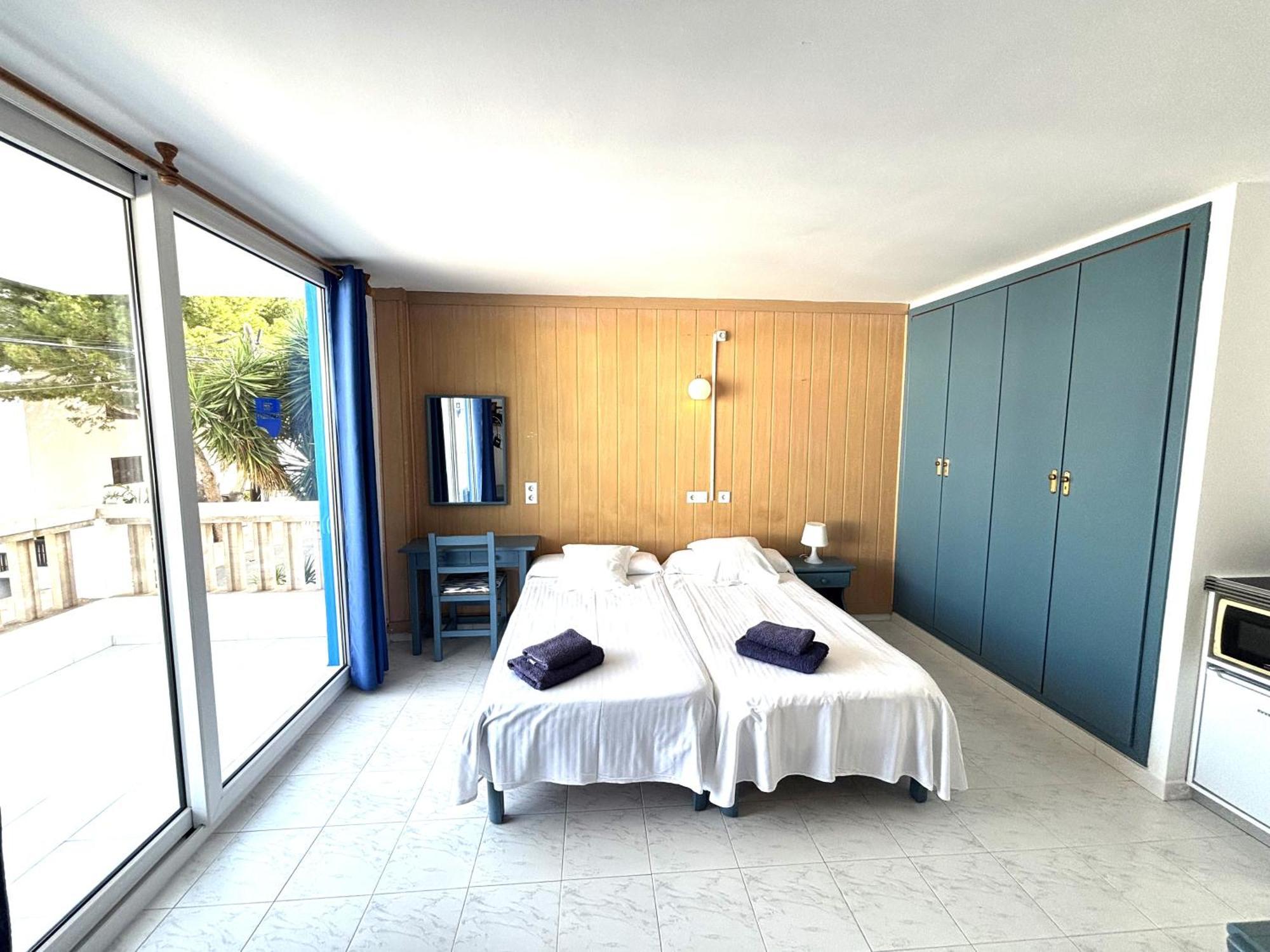 Apartamentos Can Marsalet Puerto Colom Exterior foto